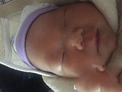 新生儿降临为万女士重新带来笑容